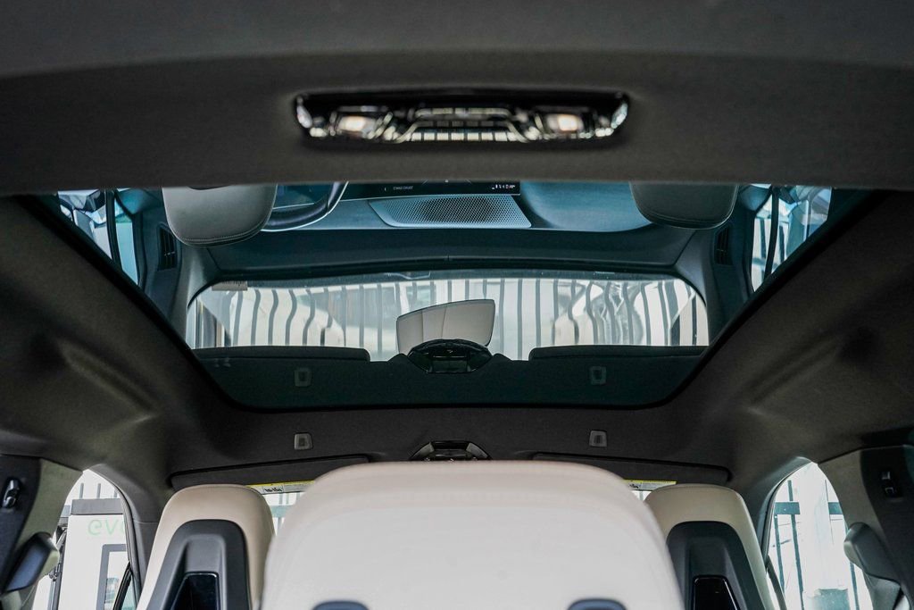 Used 2025 BMW iX xDrive50 w/ Premium Package image 20