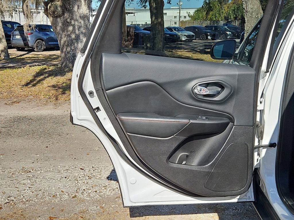 Used 2019 Jeep Cherokee Trailhawk w/ Trailer Tow Group image 13