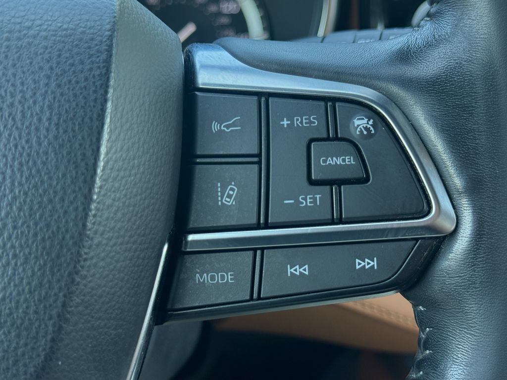 Used 2020 Toyota Highlander Platinum AWD/4WD image 19