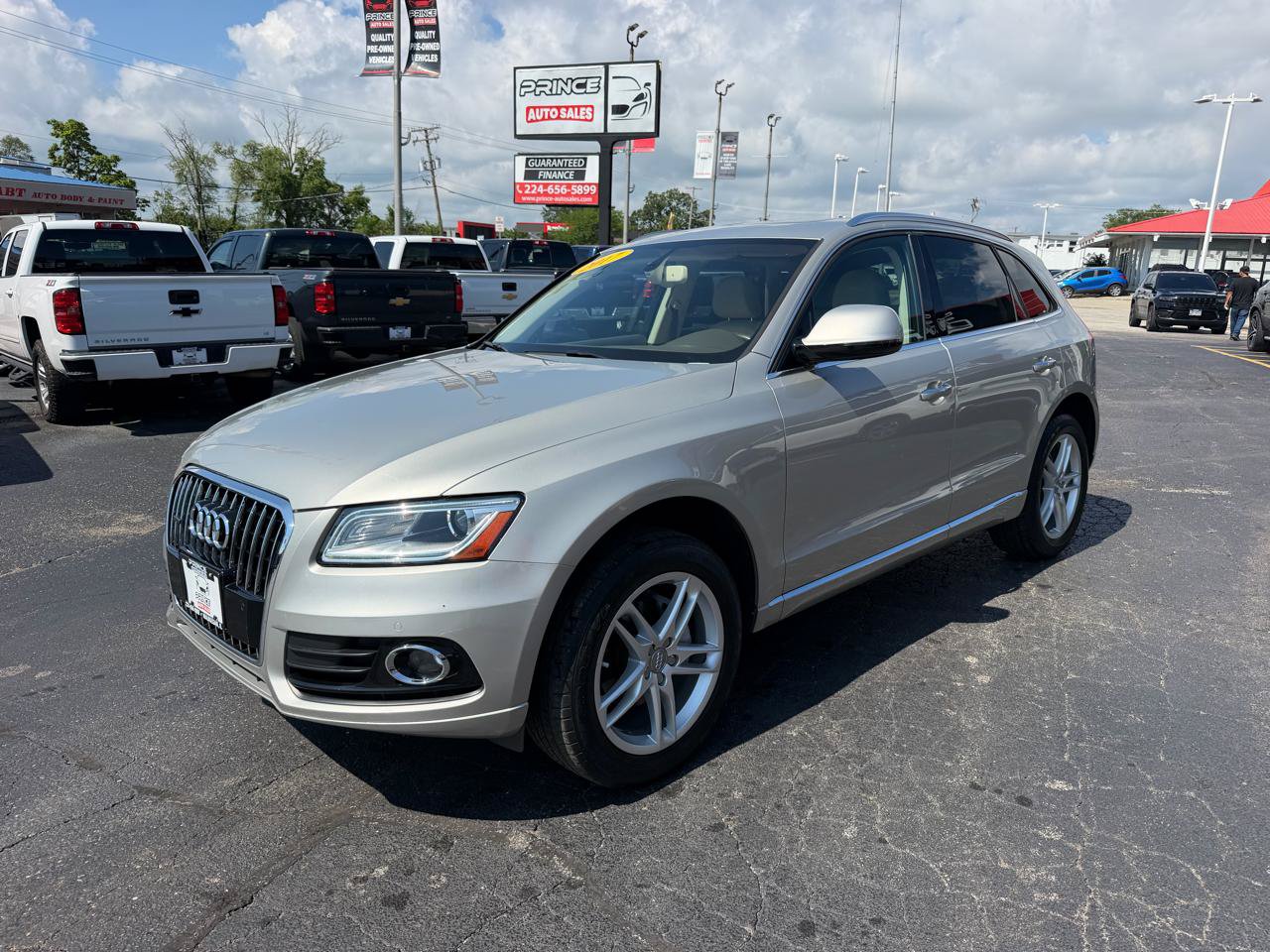 Used 2017 Audi Q5 2.0T Premium Plus w/ Technology Package AWD/4WD image 3