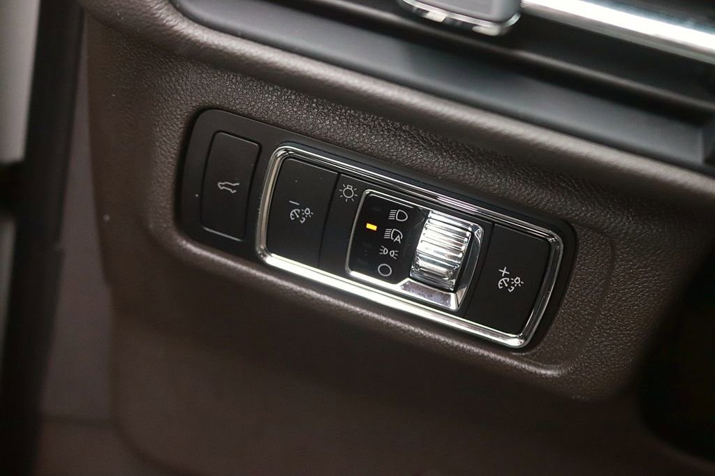 Used 2022 Lincoln Corsair FWD w/ Equipment Group 101A image 24