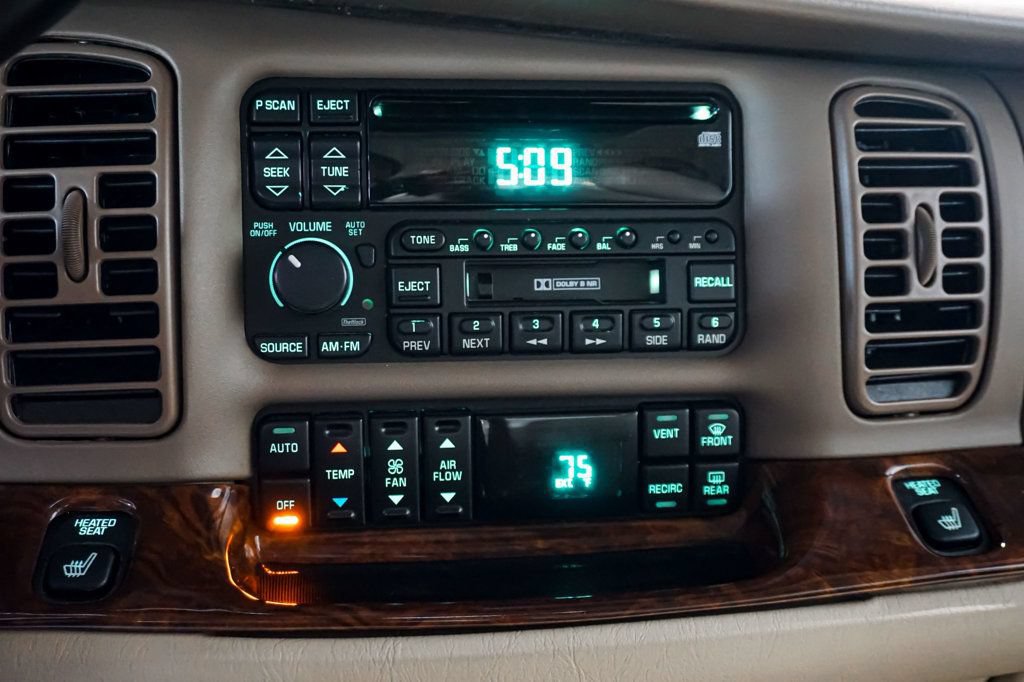 Used 2004 Buick Park Avenue Ultra w/ Ultra Luxury Package FWD image 19