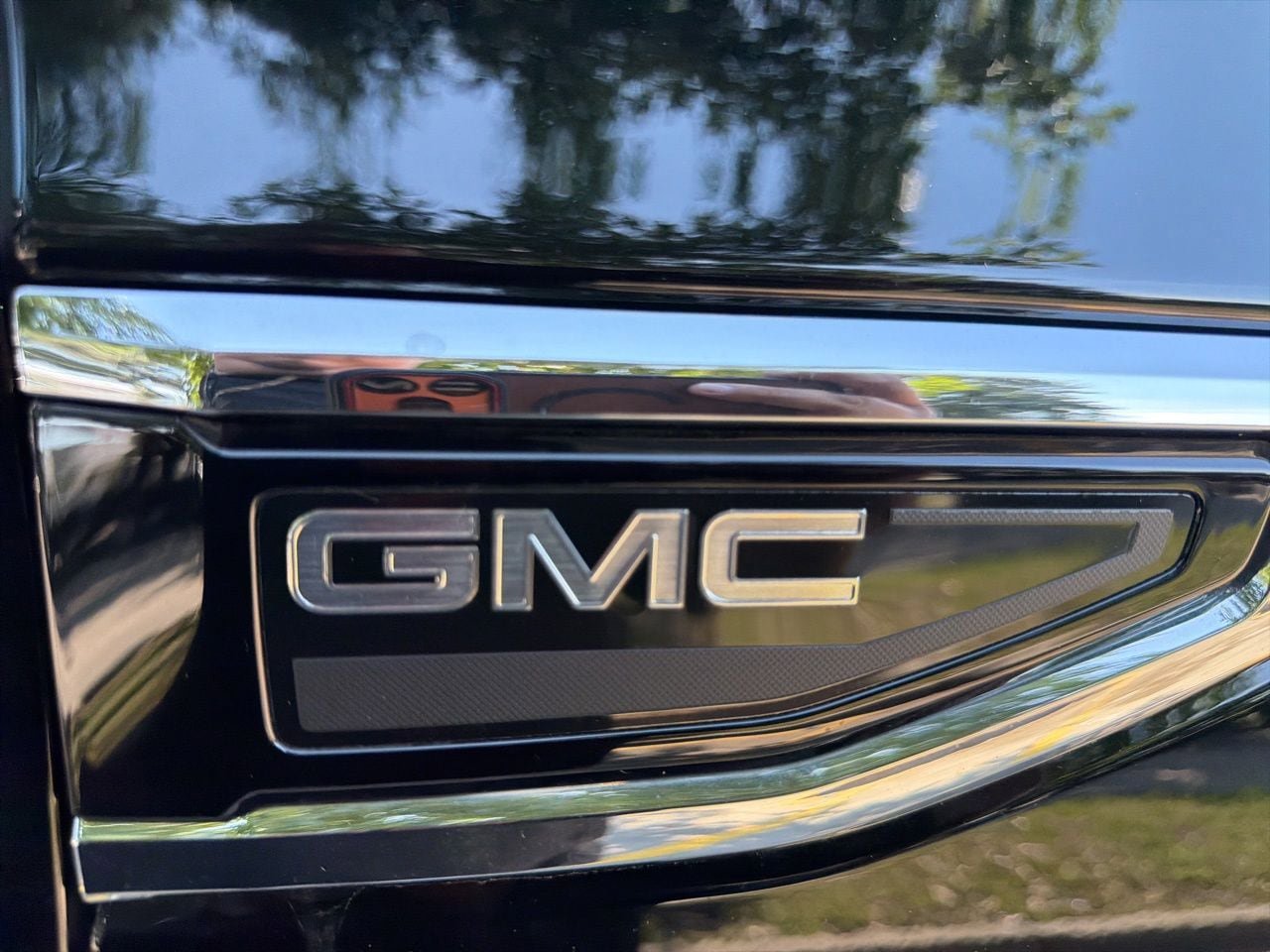 Used 2023 GMC Yukon SLE w/ Gmc Pro Safety Plus Package RWD image 6