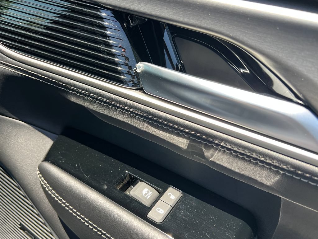 New 2025 Jeep Wagoneer L Series II AWD/4WD image 15