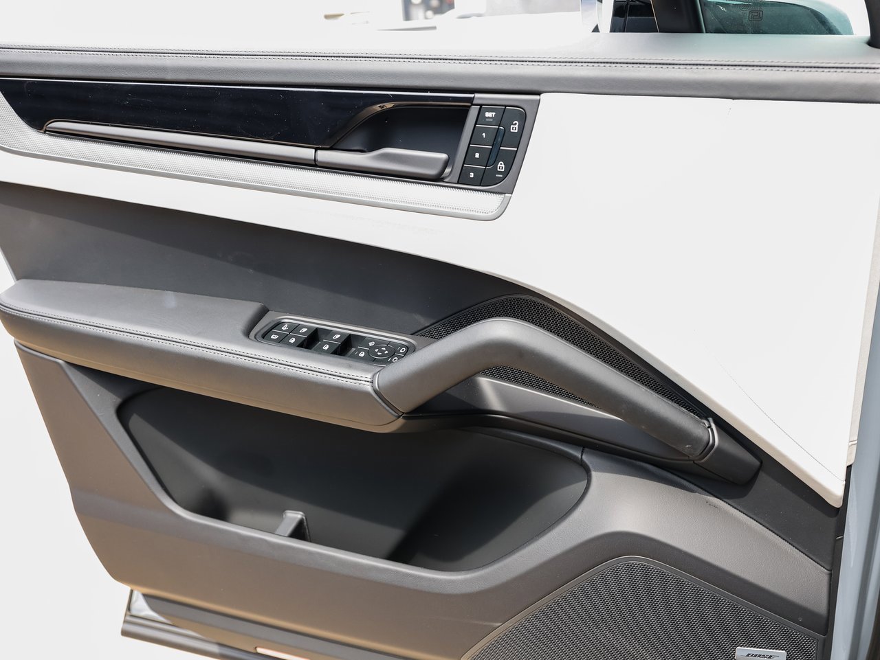 New 2025 Porsche Cayenne E-Hybrid Coupe image 23