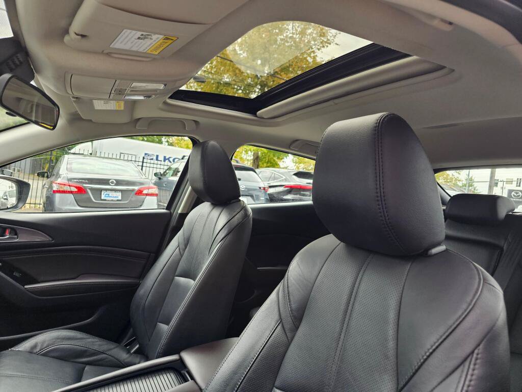 Used 2018 MAZDA MAZDA3 Grand Touring FWD image 21