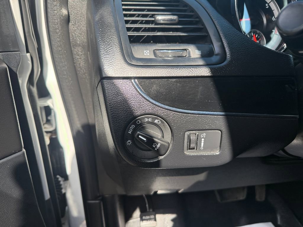Used 2019 Dodge Grand Caravan SE image 18