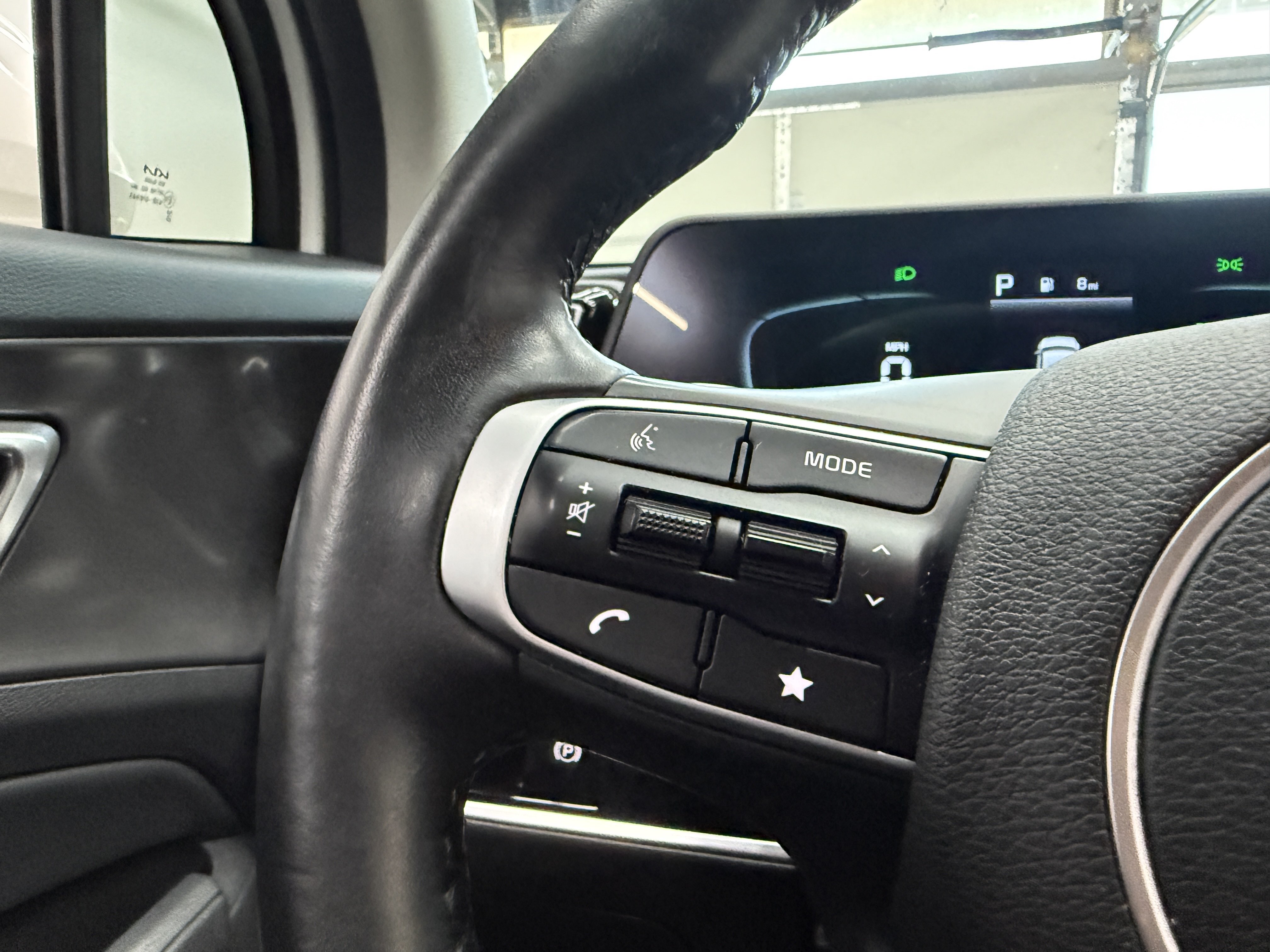 Used 2023 Kia Sportage EX AWD/4WD image 13