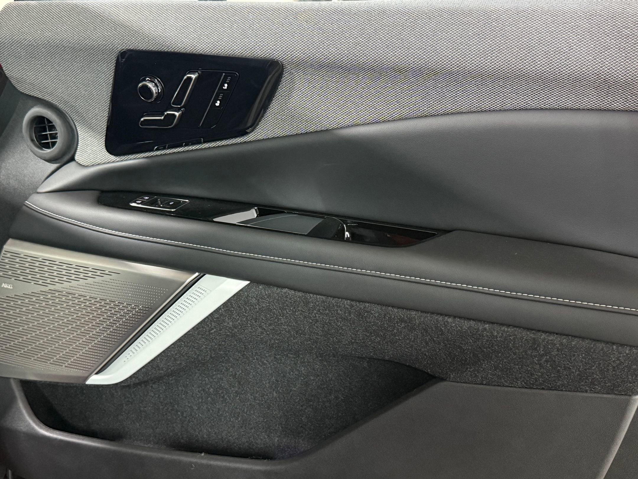 New 2026 Cadillac Optiq Sport 1 image 47