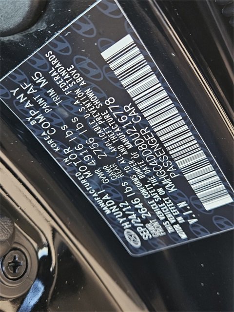 Used 2013 Hyundai Genesis 3.8 image 18