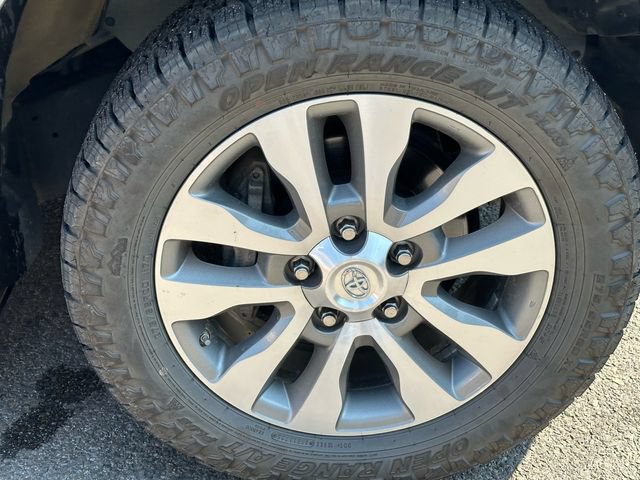 Used 2017 Toyota Sequoia Limited w/ Safety & Convenience Package AWD/4WD image 16