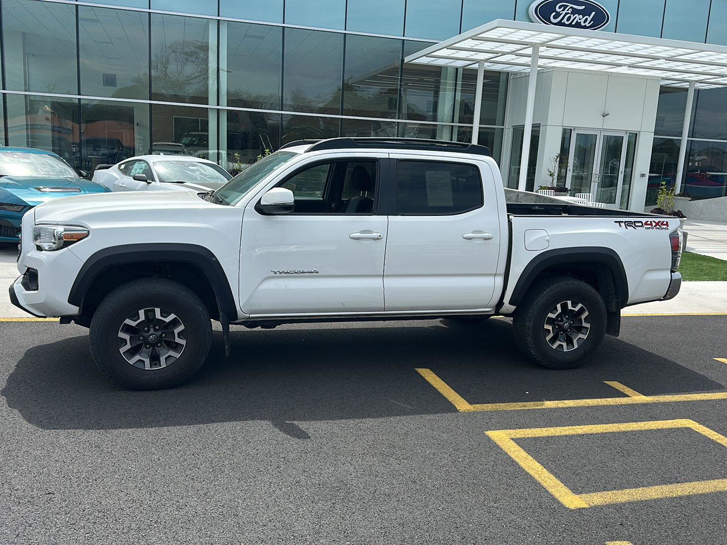 Used 2021 Toyota Tacoma TRD Off-Road image 16