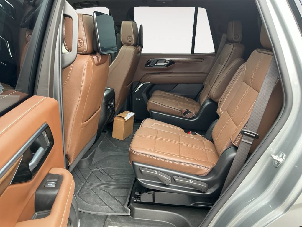 Certified 2025 Chevrolet Tahoe High Country AWD/4WD image 16