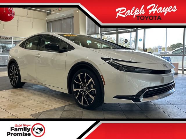 Used 2025 Toyota Prius Plug-In Hybrid image 1