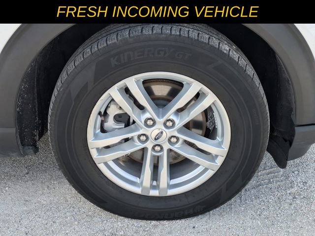 Used 2023 Ford Explorer XLT w/ Equipment Group 202A RWD image 9