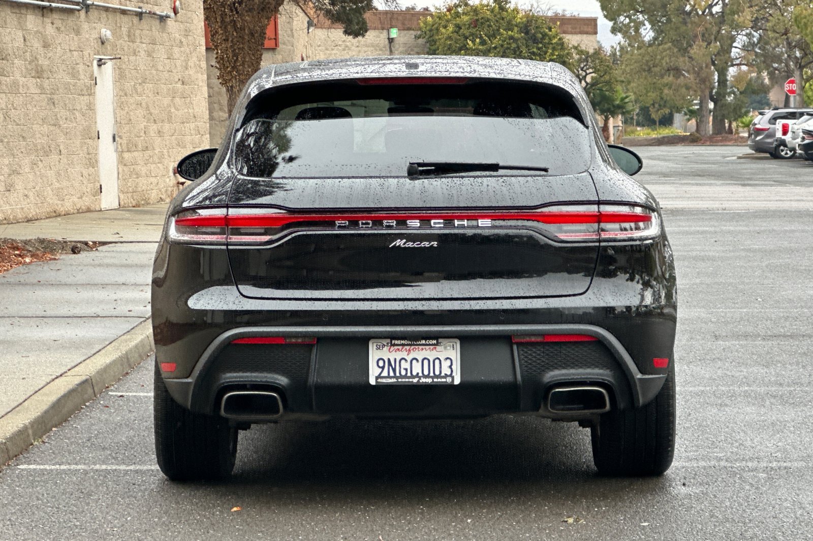 Used 2024 Porsche Macan AWD/4WD image 4