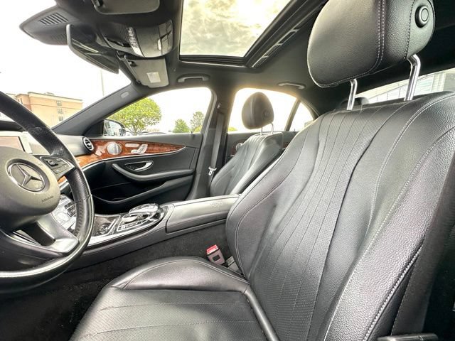 Used 2018 Mercedes-Benz E 300 4MATIC image 25