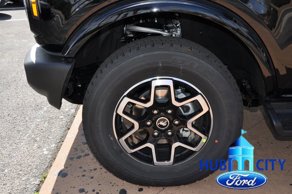 New 2026 Ford Bronco Outer Banks image 9