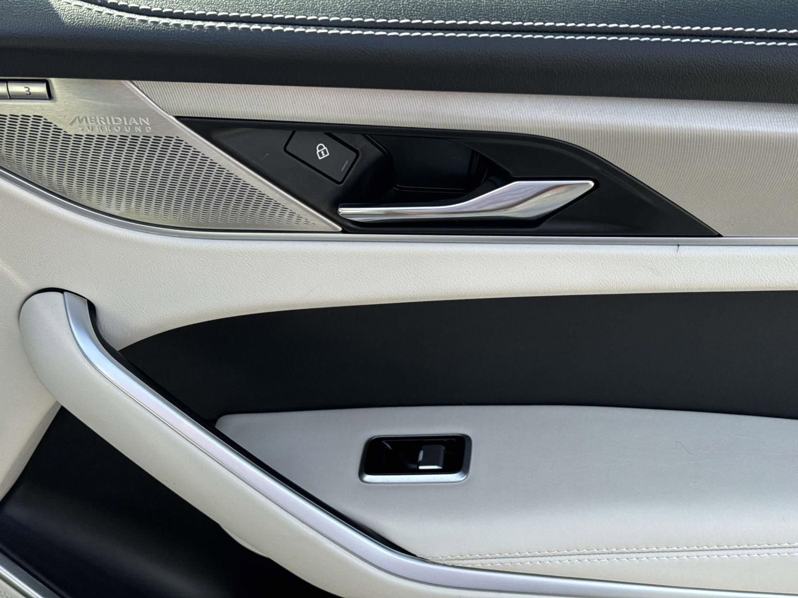 Used 2026 Jaguar F-PACE R-Dynamic S image 15