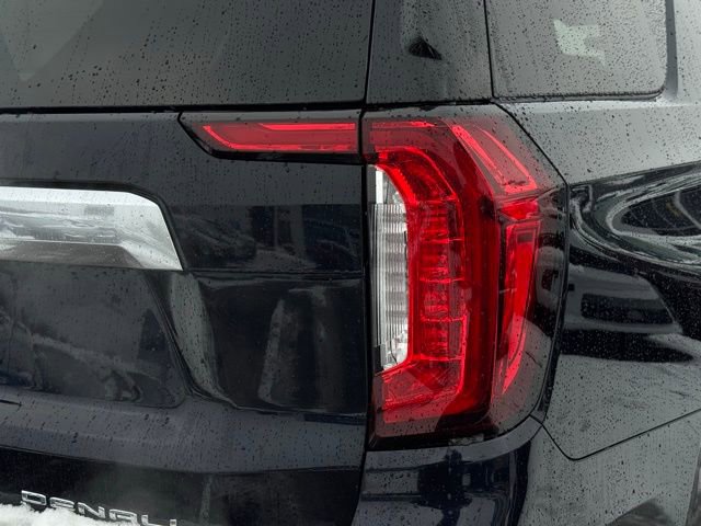 Used 2021 GMC Yukon Denali w/ Denali Ultimate Package image 9
