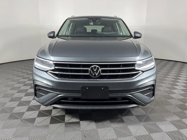 Used 2023 Volkswagen Tiguan SE image 3