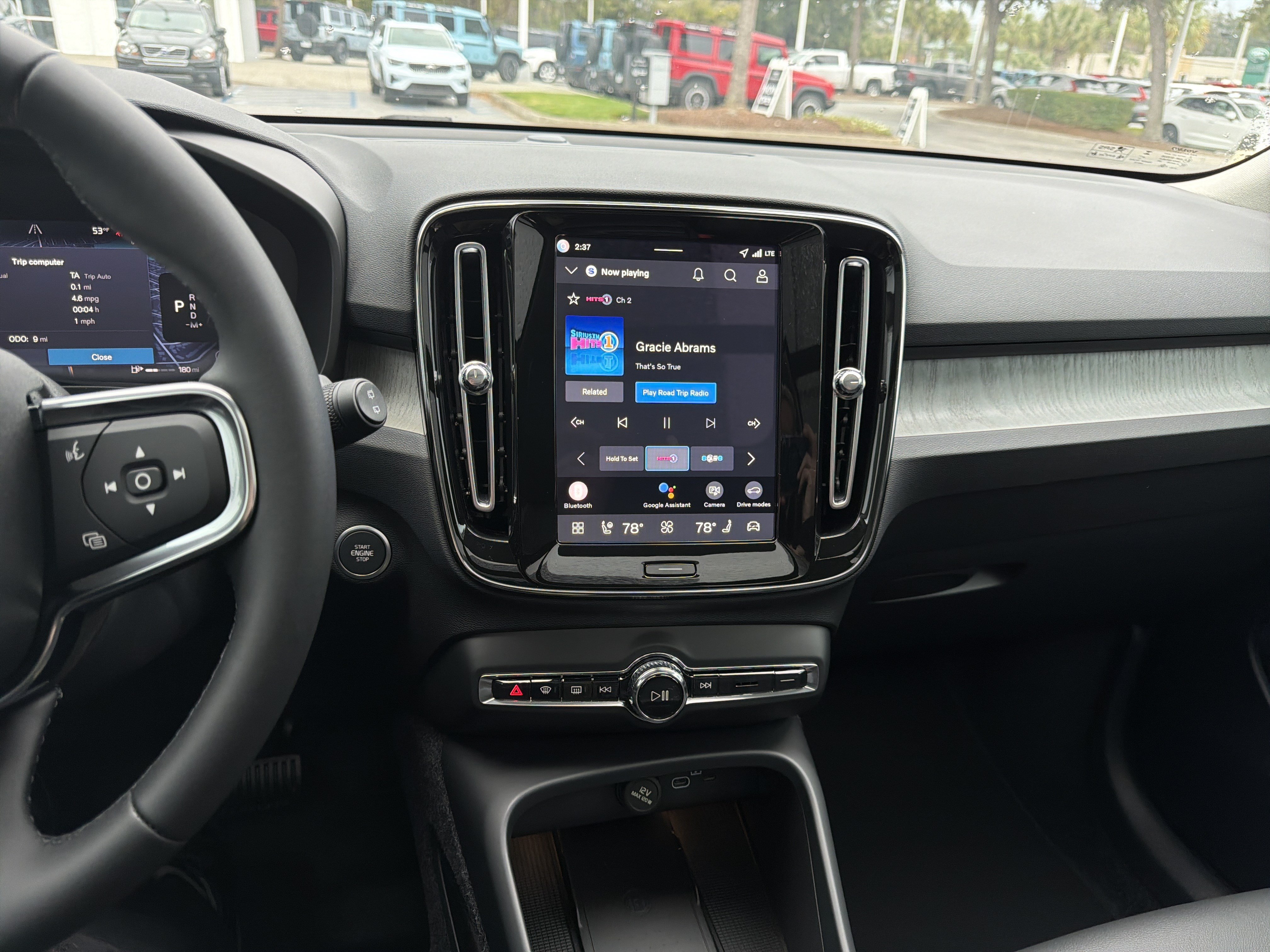 New 2026 Volvo XC40 B4 Core FWD image 25