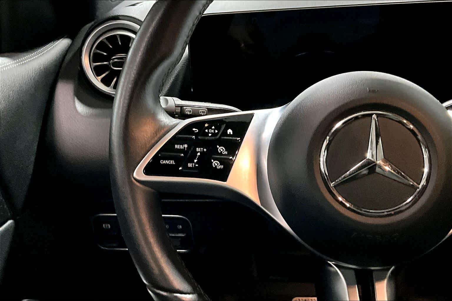 Used 2024 Mercedes-Benz GLA 250 4MATIC image 23