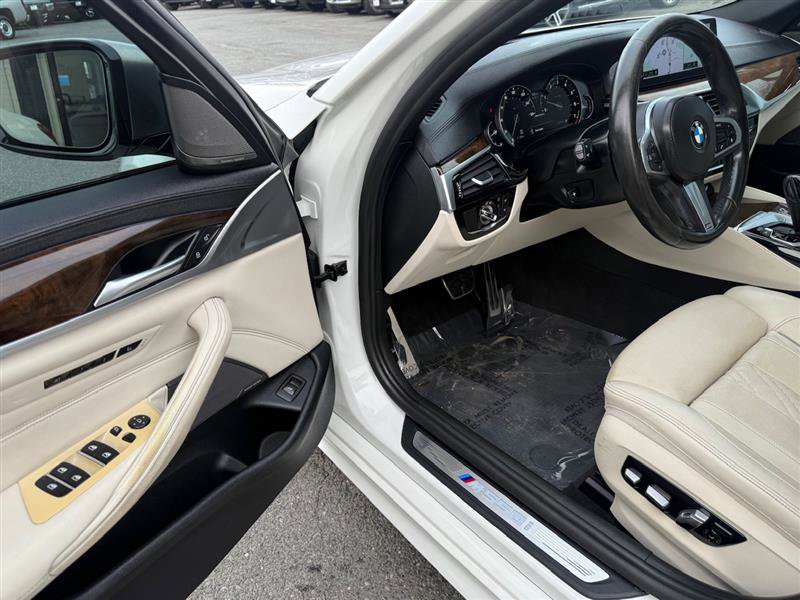 Used 2018 BMW M550i xDrive M550i AWD w/EXECUTIVE & DRIVE image 28