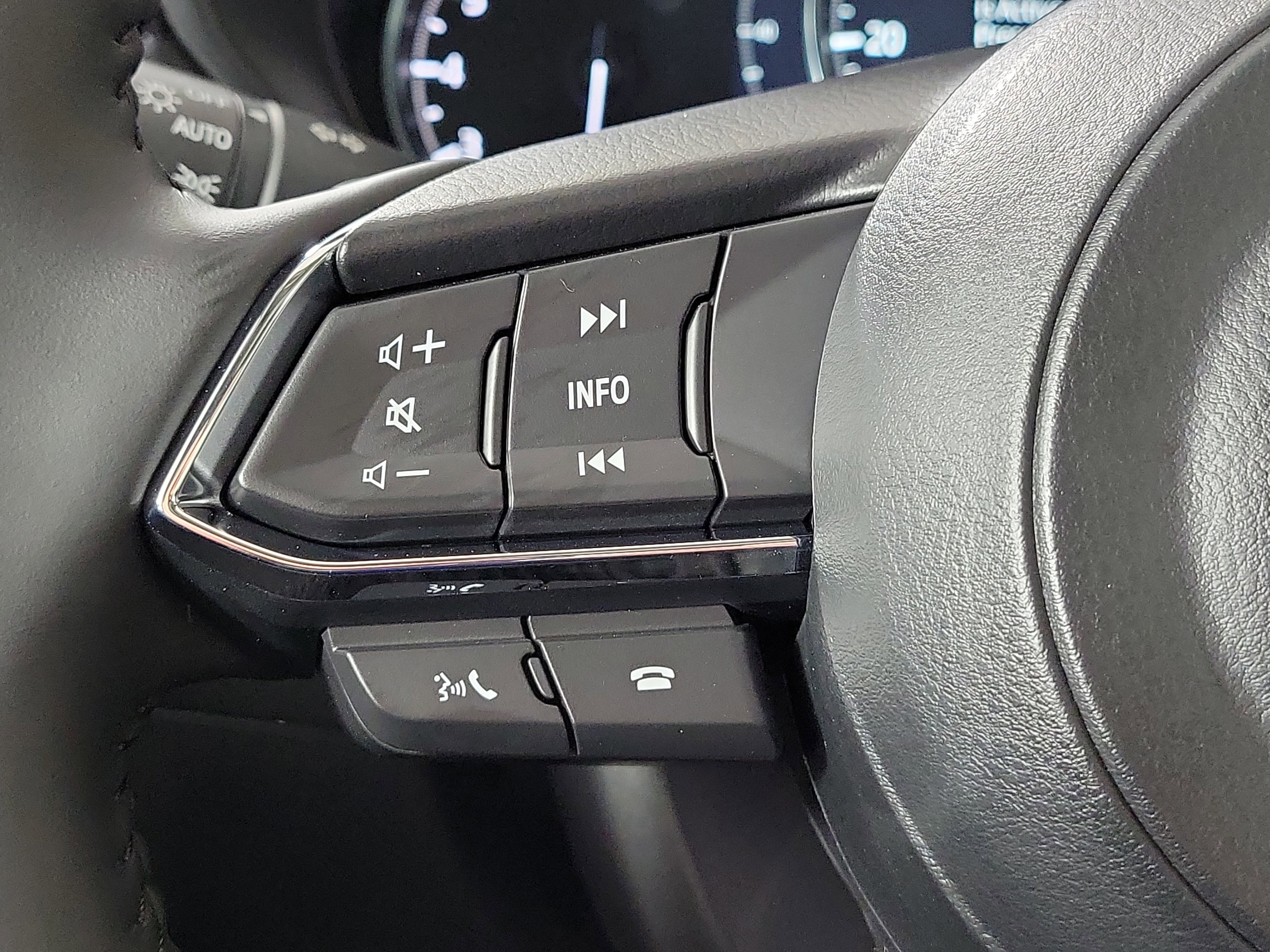 New 2025 MAZDA CX-5 AWD 2.5 S w/ Premium Plus Pkg image 15