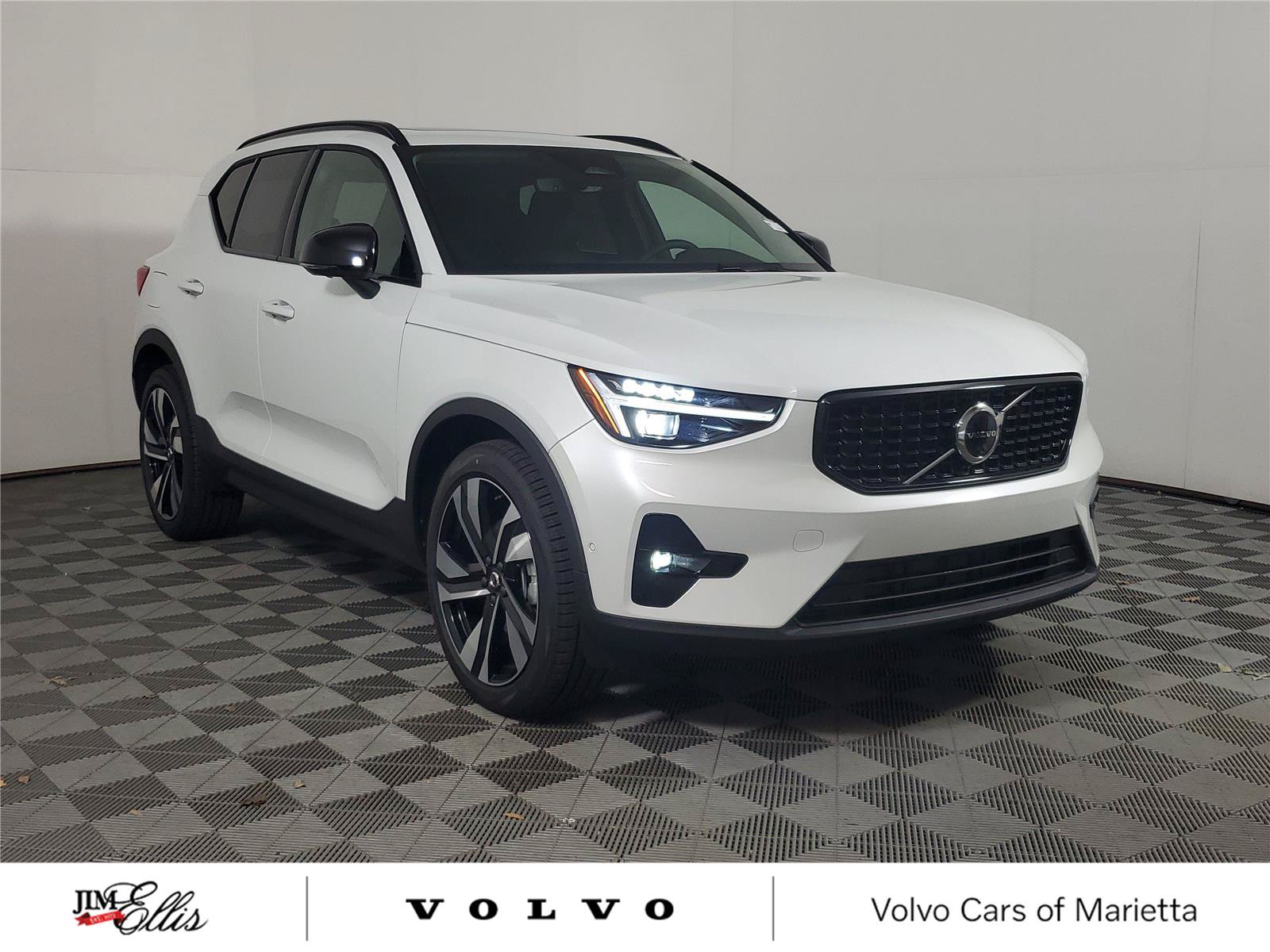 New 2026 Volvo XC40 B5 Plus w/ Climate Package