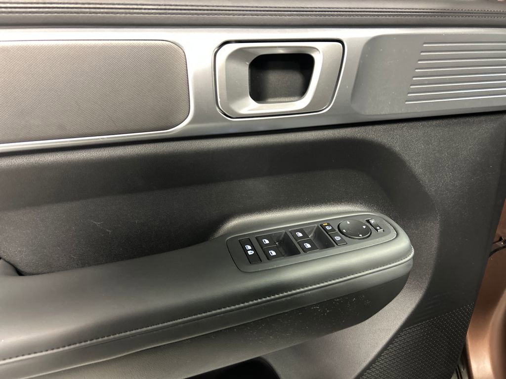 Used 2025 Hyundai Santa Fe XRT AWD/4WD image 12