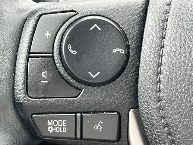 Used 2018 Toyota RAV4 XLE FWD image 23