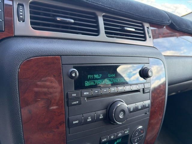 Used 2009 Chevrolet Tahoe LT w/ Luxury Package AWD/4WD image 25