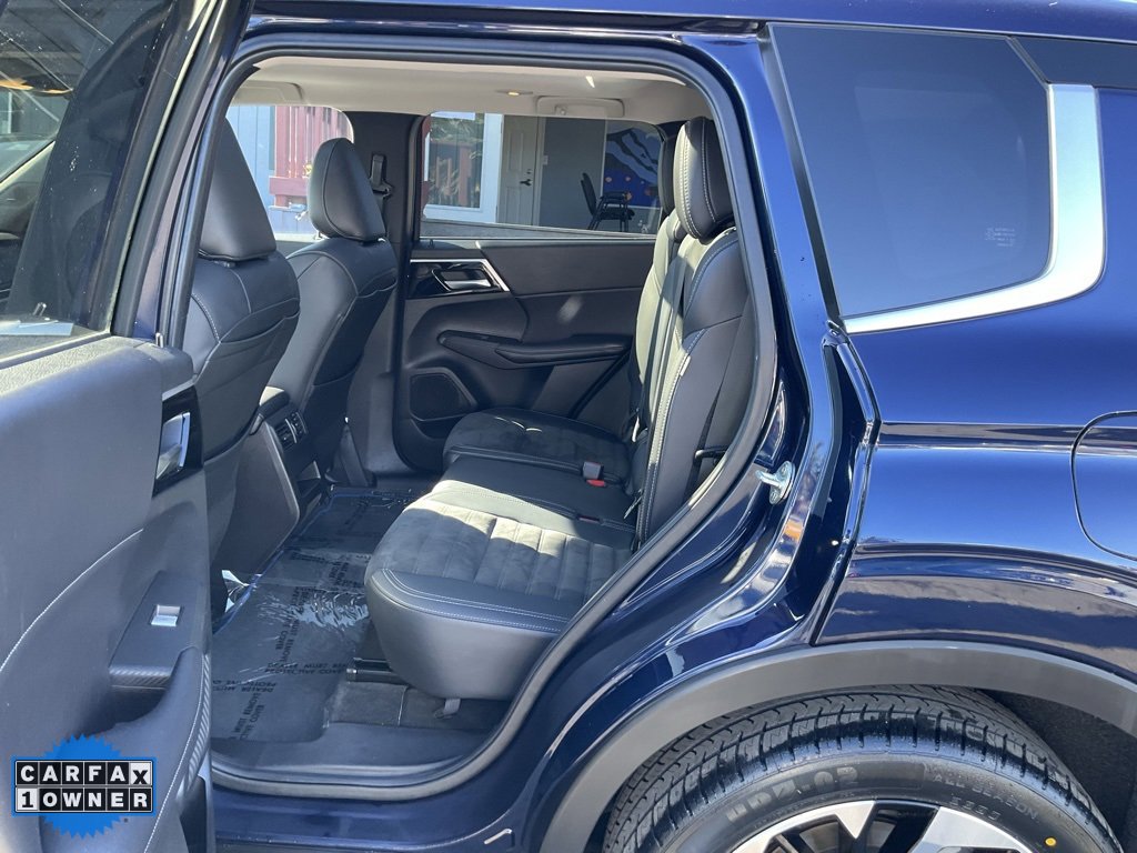 Used 2023 Mitsubishi Outlander SE image 25