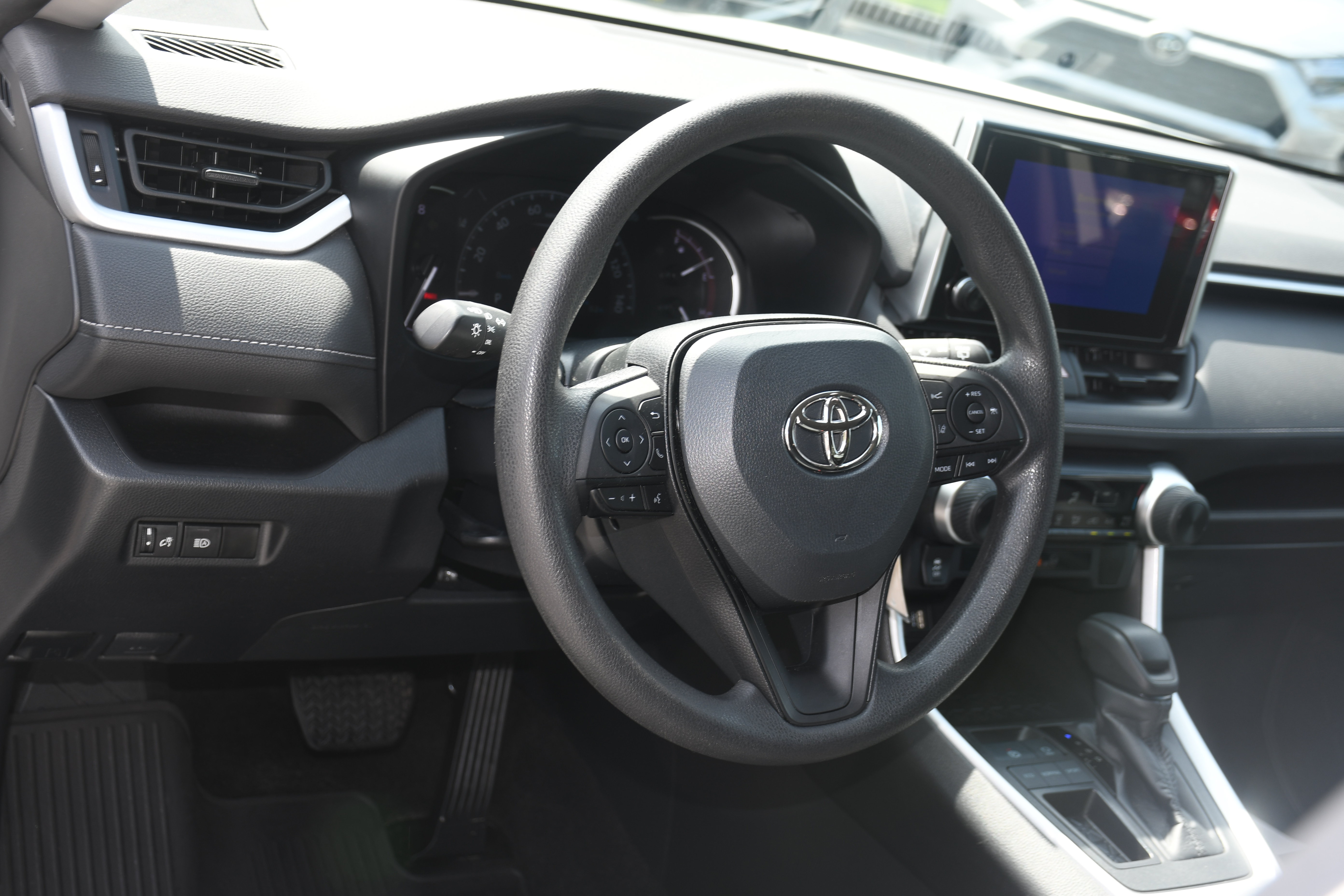 Certified 2023 Toyota RAV4 LE FWD image 8