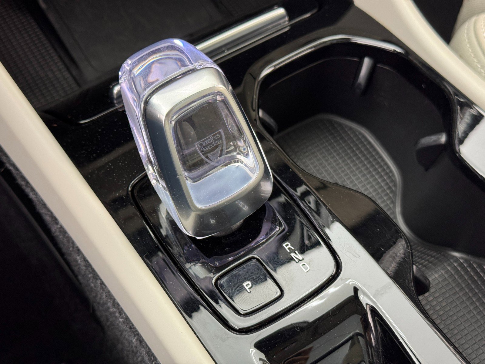 Used 2023 Volvo XC40 B5 Ultimate image 31