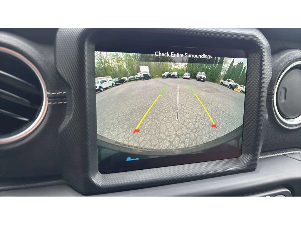 Used 2023 Jeep Wrangler Sahara w/ Cold Weather Group image 17