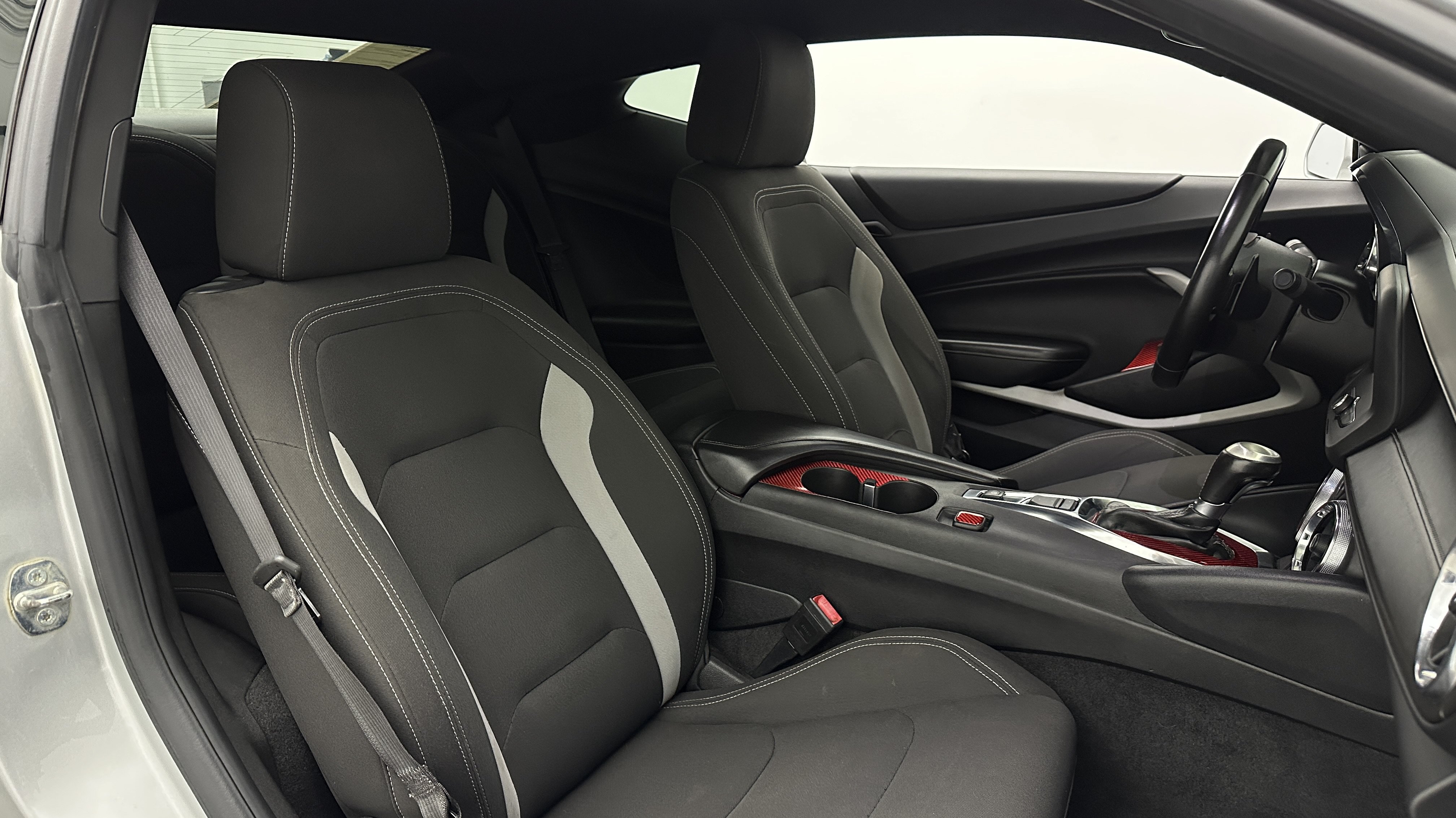 Used 2019 Chevrolet Camaro LS RWD image 31
