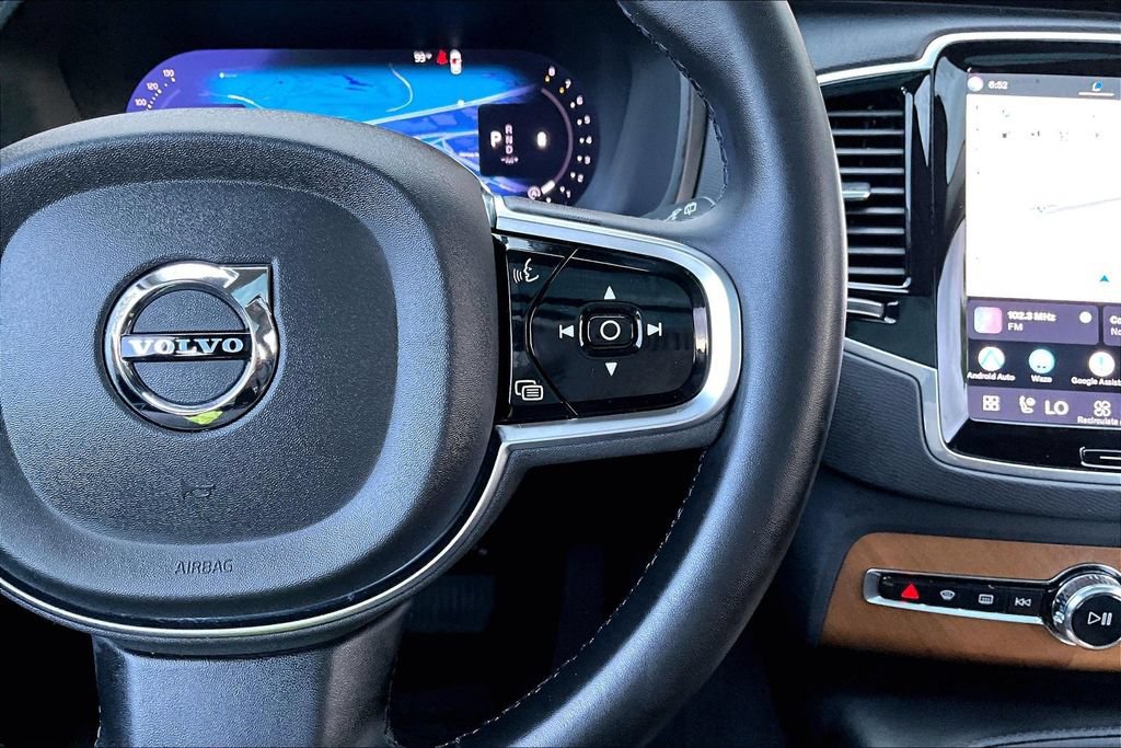 Used 2023 Volvo XC90 B6 Plus AWD/4WD image 28