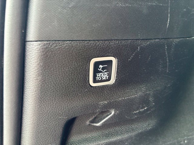 Used 2024 Jeep Wagoneer L Series III w/ Flexible Seating Group AWD/4WD image 7
