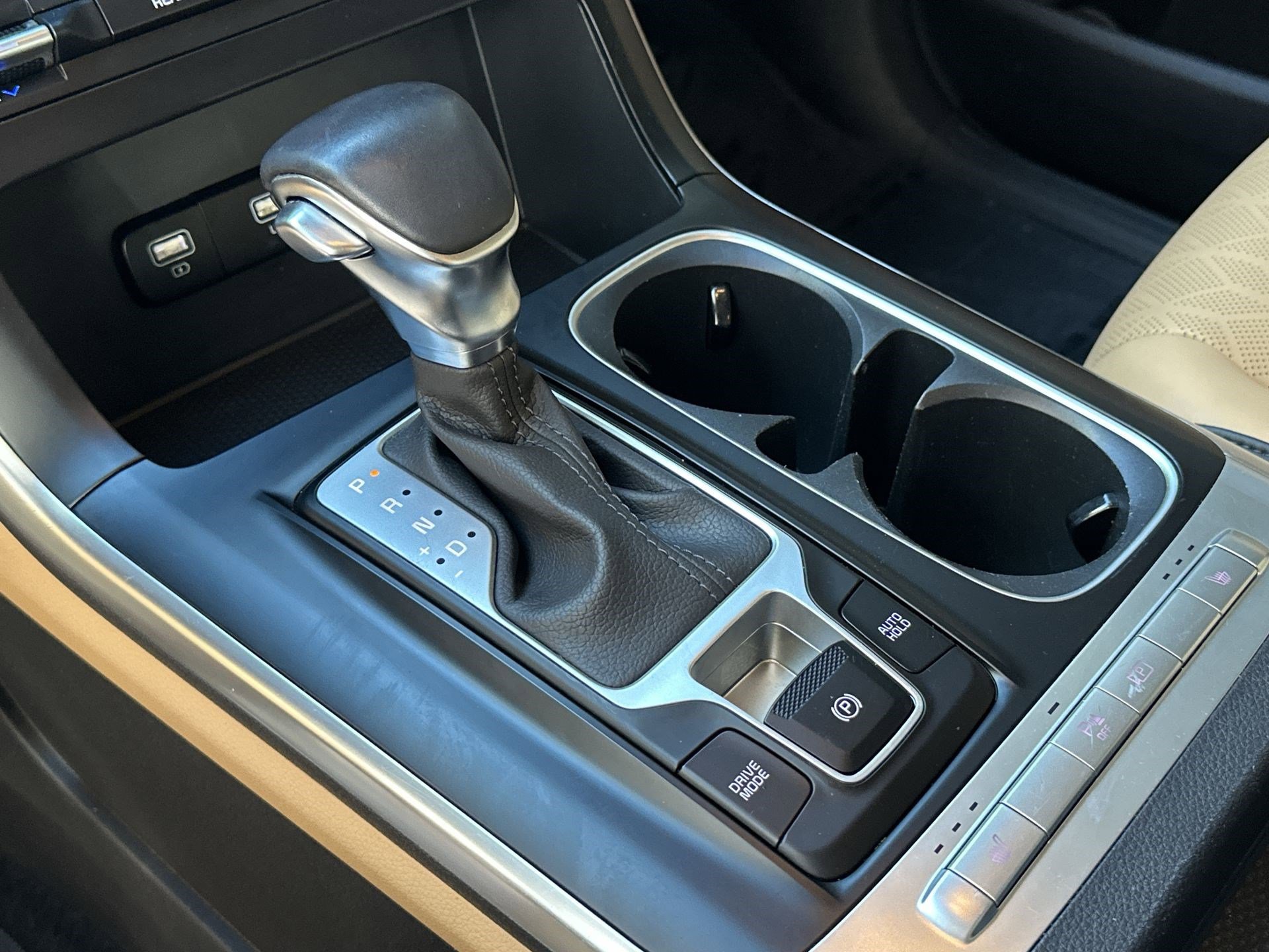 Certified 2023 Kia Carnival LX image 20