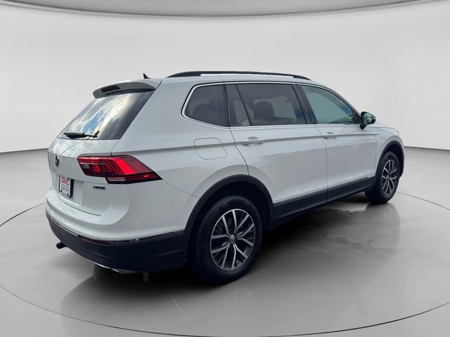 Used 2020 Volkswagen Tiguan SE w/ Panoramic Sunroof Package image 6