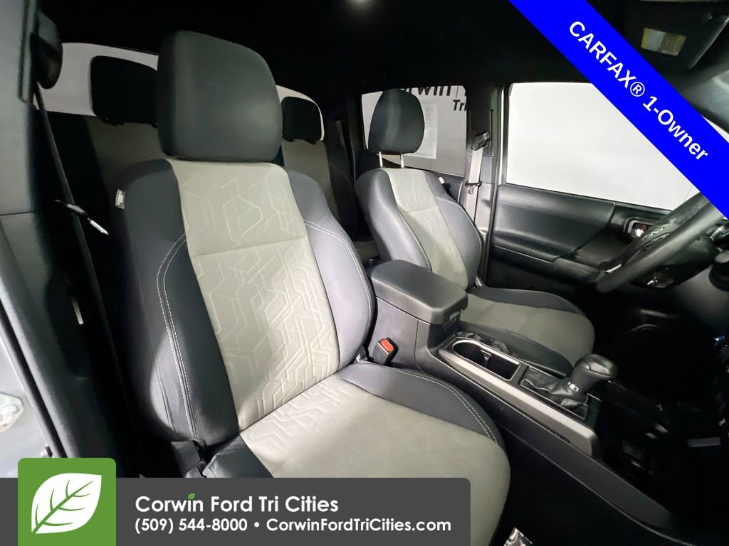 Used 2022 Toyota Tacoma TRD Off-Road image 16