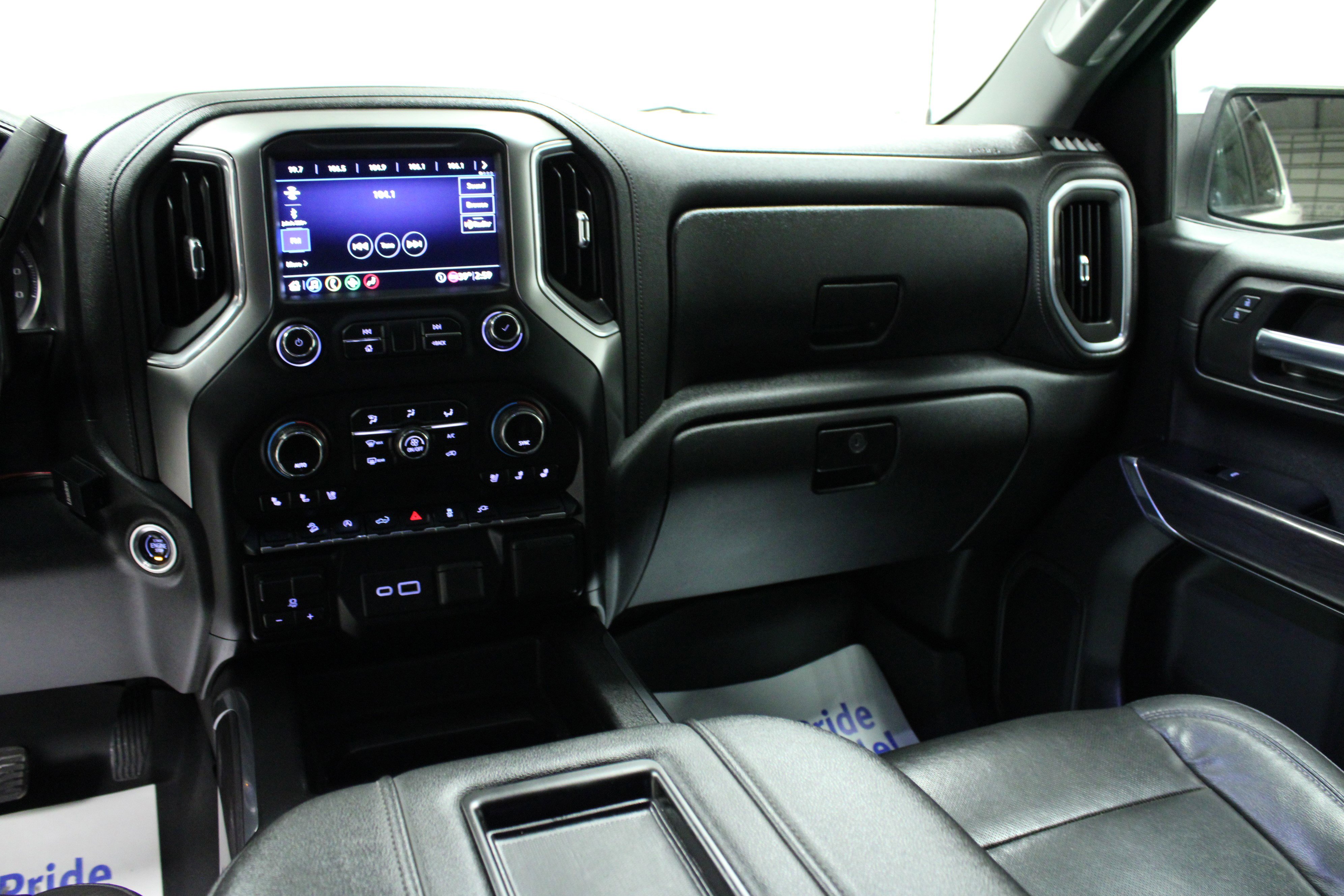Used 2020 Chevrolet Silverado 1500 LTZ w/ LTZ Convenience Package image 19