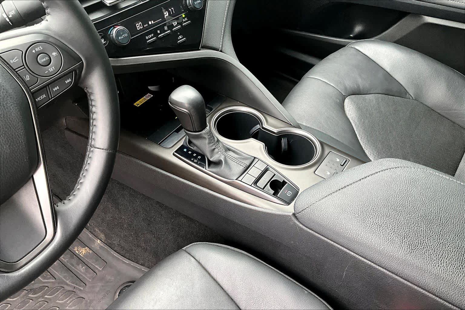 Used 2022 Toyota Camry XSE FWD image 16