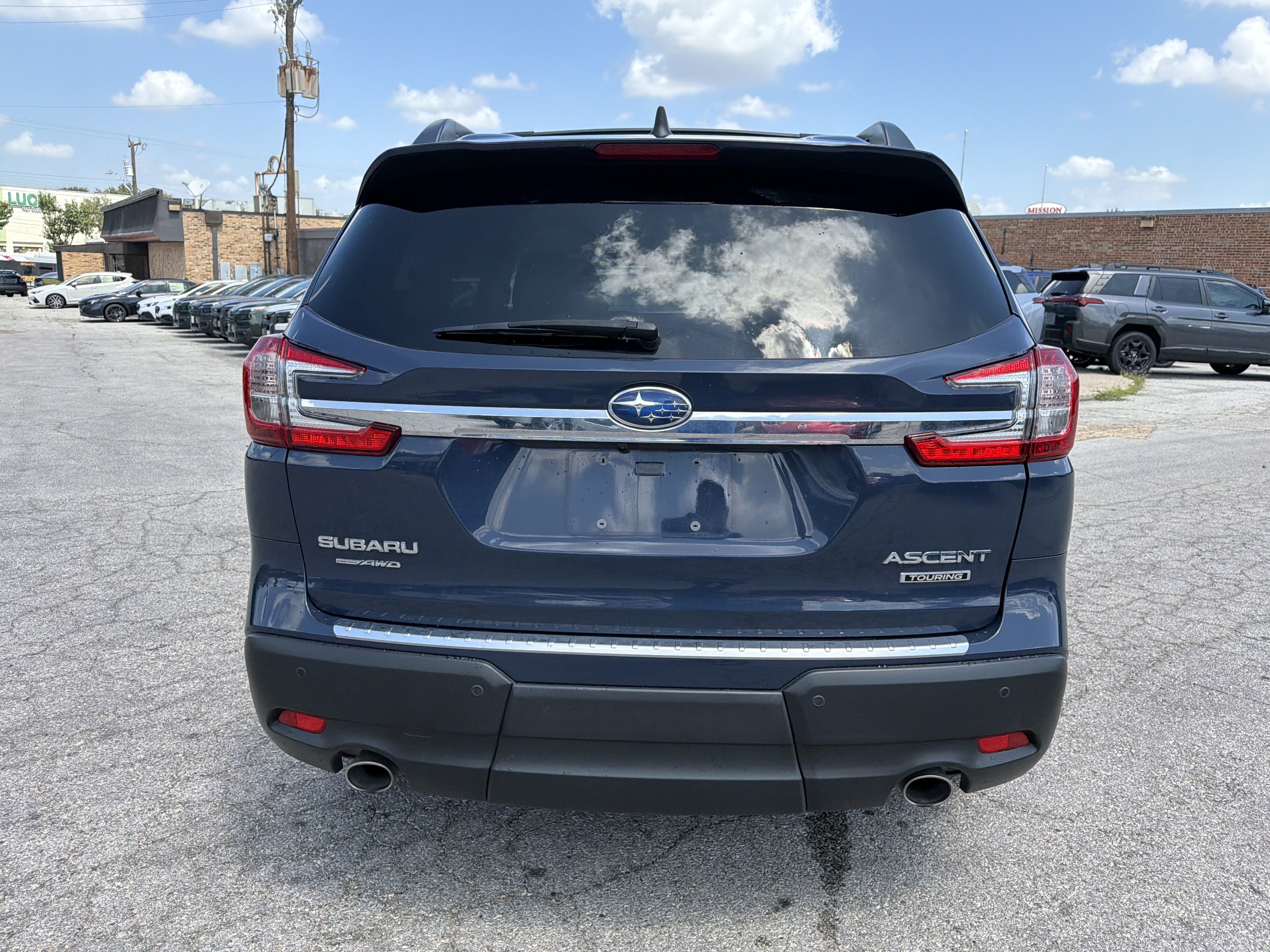 Used 2023 Subaru Ascent Touring AWD/4WD image 4