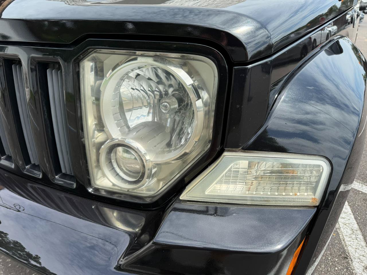 Used 2010 Jeep Liberty Sport AWD/4WD image 10