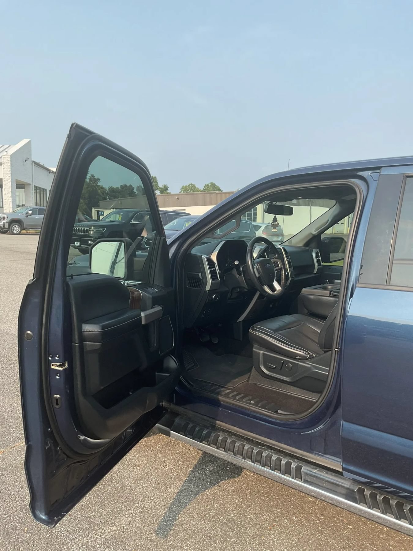 Used 2020 Ford F150 Lariat w/ Trailer Tow Package AWD/4WD image 18