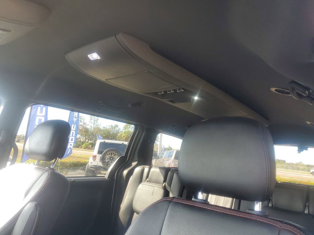 Used 2018 Dodge Grand Caravan GT image 25