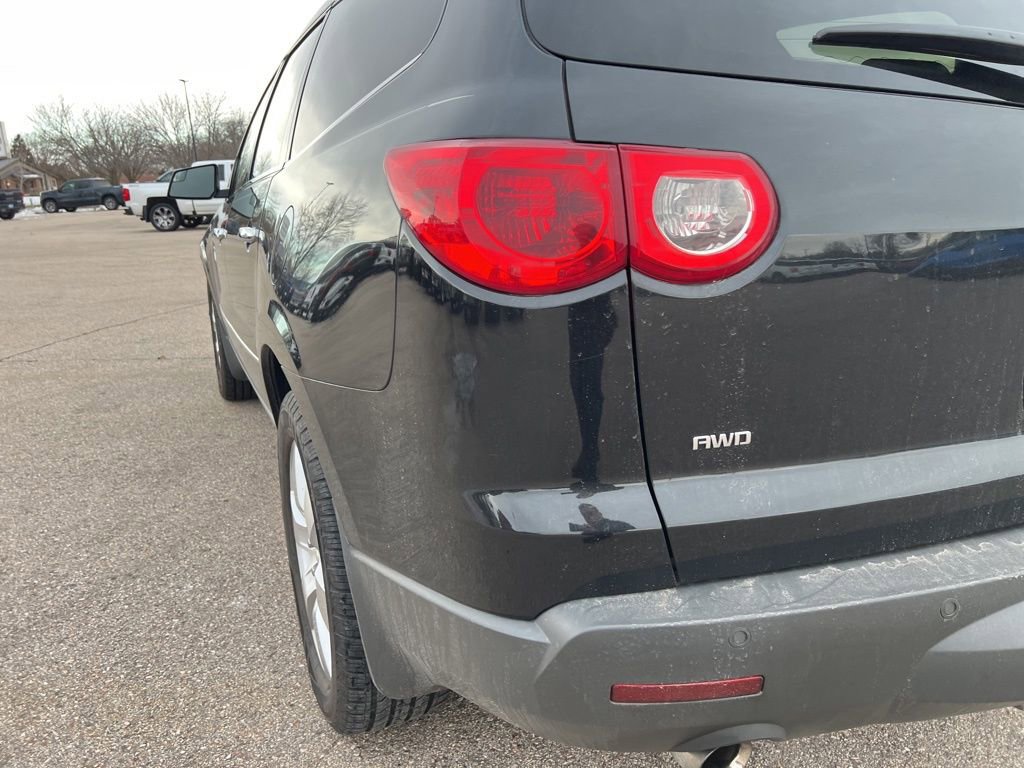 Used 2011 Chevrolet Traverse LTZ image 9